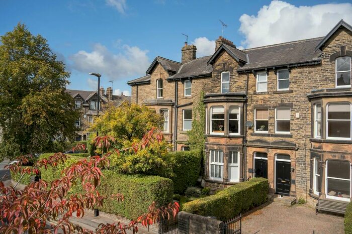 2 Bedroom Apartment To Rent In Grove Road, Harrogate, HG1