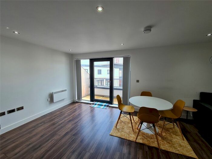 2 Bedroom Flat To Rent In The Quadrant, Sand Pits, Birmingham, B1