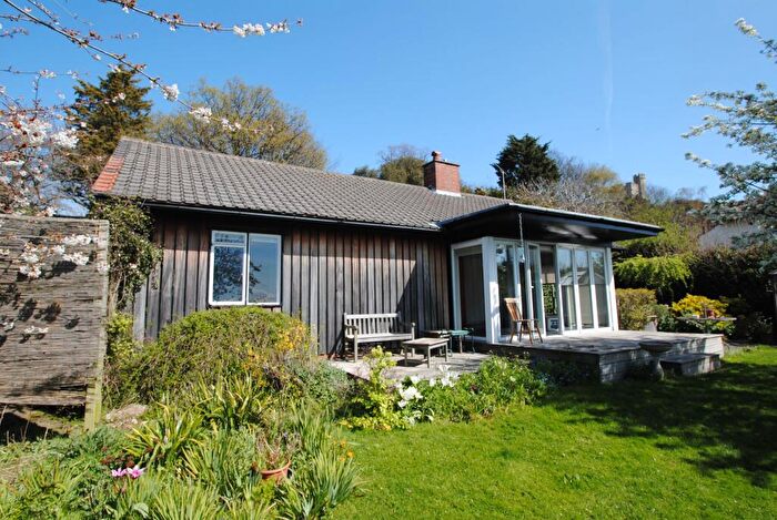 2 Bedroom Bungalow To Rent In The Terrace, Church Hill, Leigh-on-Sea, SS9