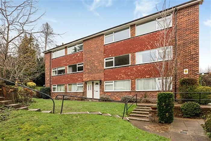 2 Bedroom Apartment To Rent In Auburn Court, Church Road, Reading, RG4