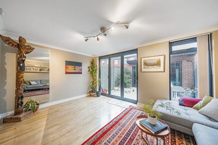 3 Bedroom Terraced House For Sale In Caistor Road, Balham, SW12