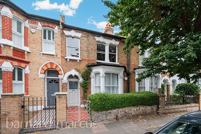 2 Bedroom Flat For Sale In Beaumont Road, London, W4