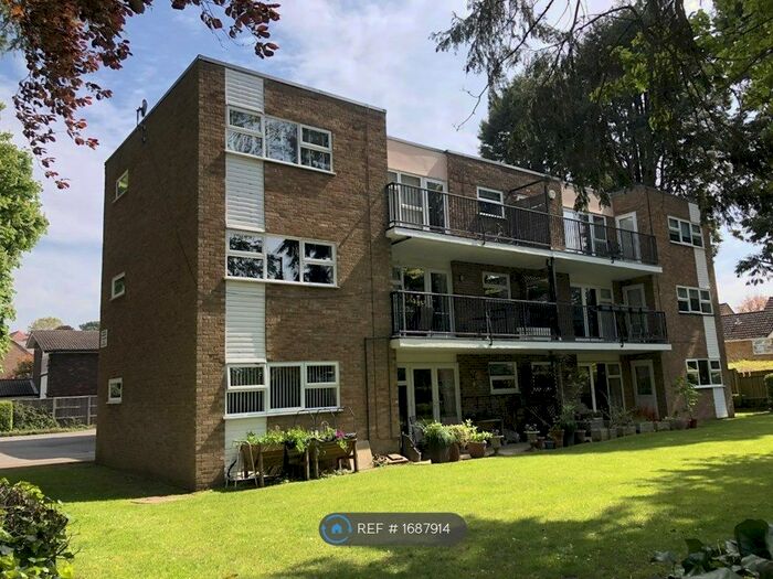 2 Bedroom Flat To Rent In Ferndale, Harpenden, AL5