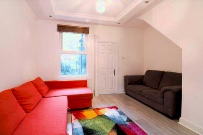 1 Bedroom Flat To Rent In Morley Avenue, London, N22