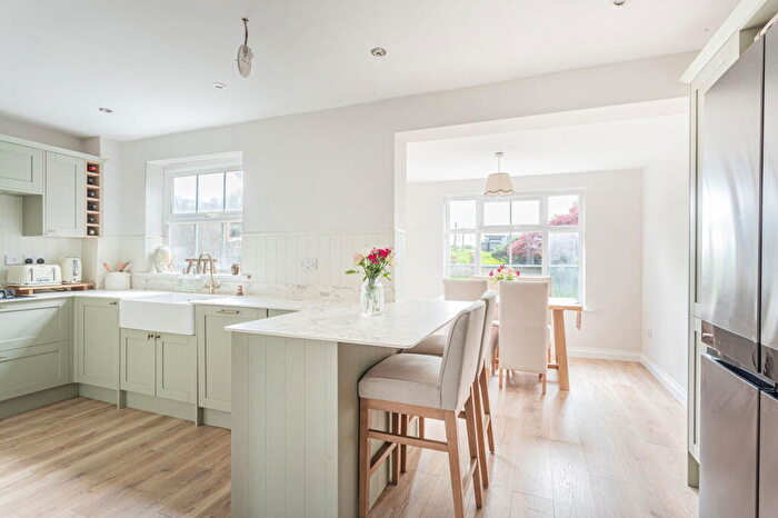 3 Bedroom Semi-Detached House For Sale In Bearlands, Wotton-under-edge, GL12