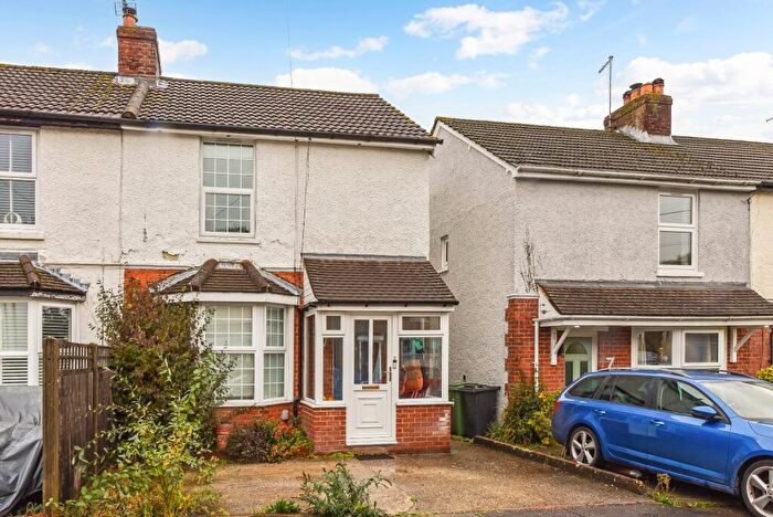 2 Bedroom Semi-Detached House For Sale In Princes Road, Petersfield, Hampshire, GU32