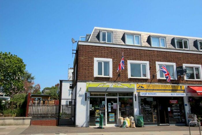 2 Bedroom Flat To Rent In Station Road, Hampton, TW12