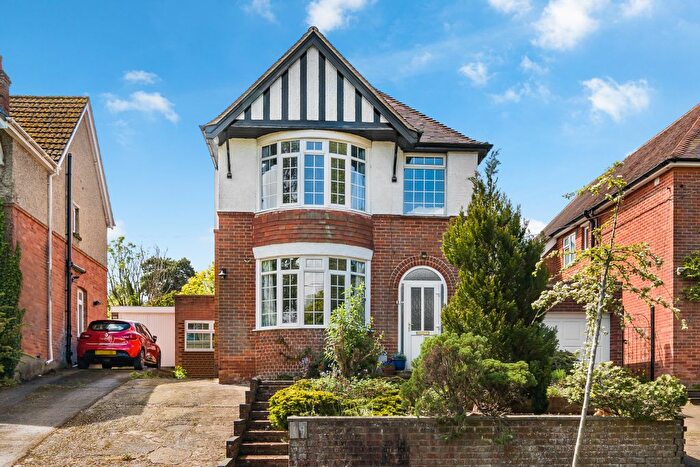 3 Bedroom Detached House For Sale In Bishops Way, Andover., SP10