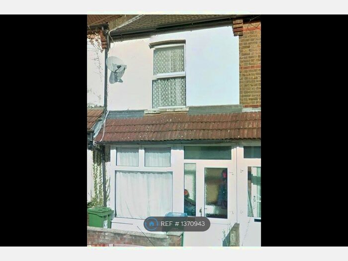 2 Bedroom Terraced House To Rent In Cecil Street, Watford, WD24