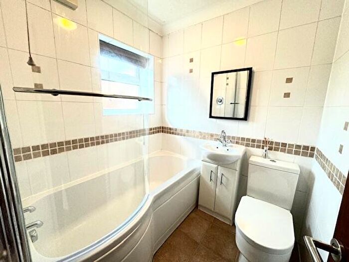 5 Bedroom House To Rent In Rylstone Way, Saffron Walden, CB11