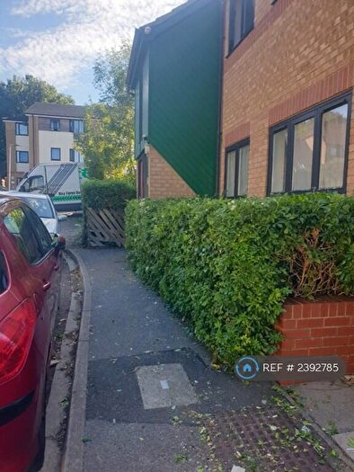 2 Bedroom Flat To Rent In Mulberry Close, Luton, LU1