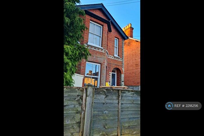 2 Bedroom Flat To Rent In Horsell, Woking, GU21