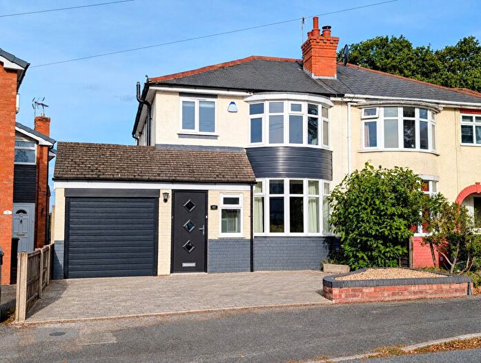 3 Bedroom Semi Detached House For Sale In Baldwin Road, Kidderminster, Worcestershire, DY10