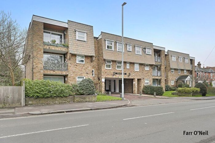 2 Bedroom Apartment To Rent In High Road, Buckhurst Hill, IG9