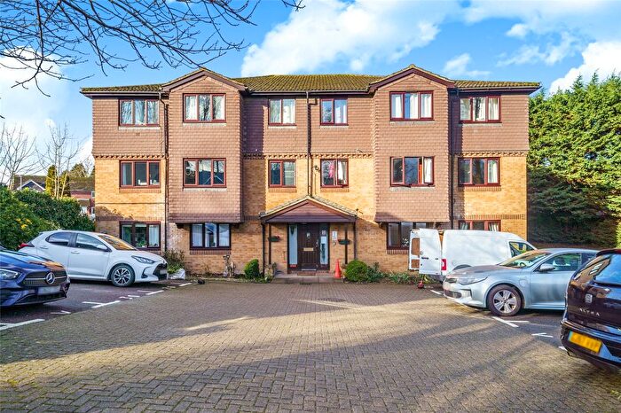 1 Bedroom Flat For Sale In Tylersfield, Abbots Langley, Hertfordshire, WD5