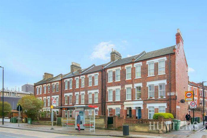 2 Bedroom Flat To Rent In Coldharbour Lane, London, SE5