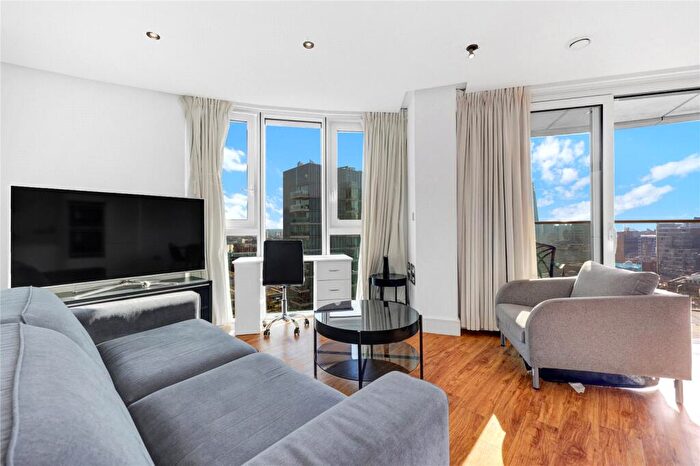 3 Bedroom Apartment To Rent In Alie Street, E1
