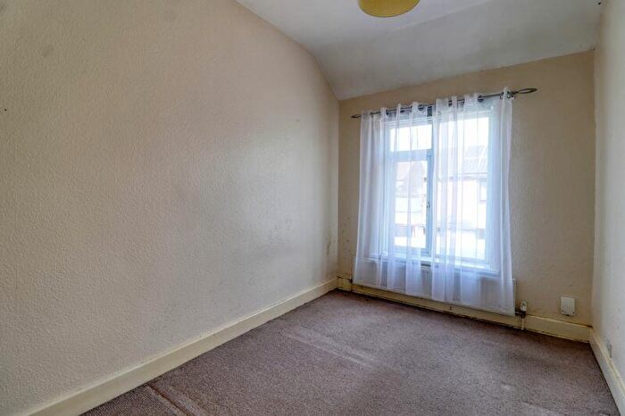 3 Bedroom Terraced House For Sale In Long Road, Scunthorpe, DN15