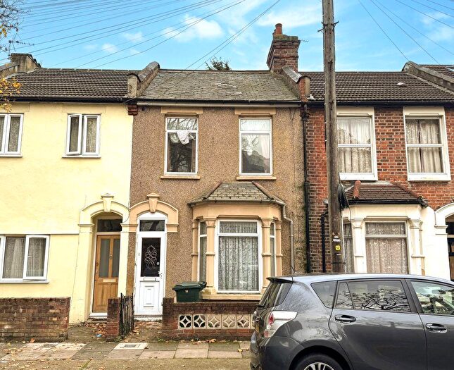 4 Bedroom Terraced House For Sale In Bull Road, Stratford, E15