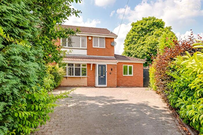 4 Bedroom Semi Detached House For Sale In Ashcombe Drive, Breightmet, Bolton, BL2