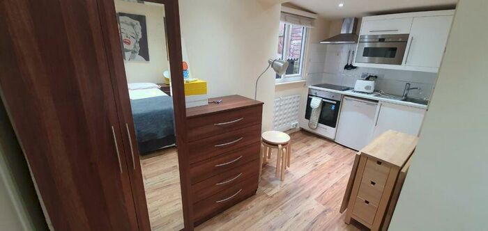 1 Bedroom Property To Rent In High Road, London, NW10