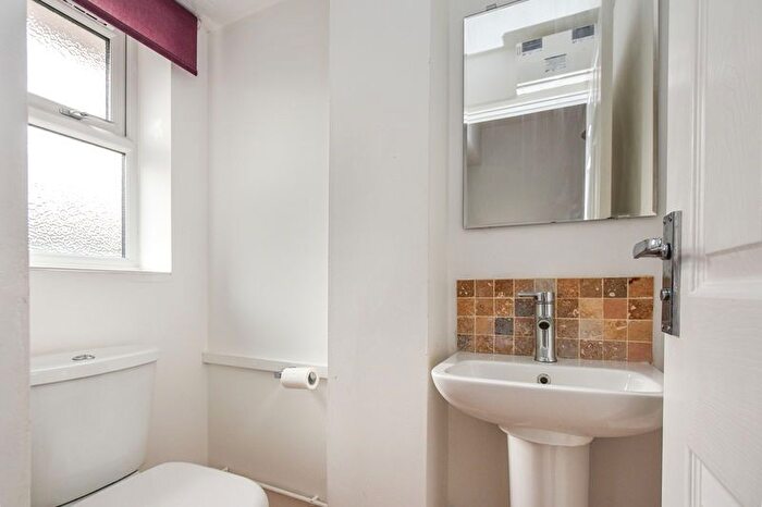 3 Bedroom Detached House For Sale In Kipling Close, Stamford, PE9 - Photo 8