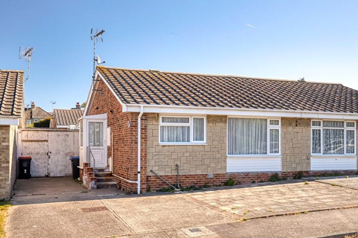 2 Bedroom Bungalow For Sale In Cornwall Avenue, Ramsgate, CT11