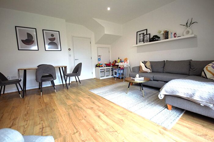 3 Bedroom Semi-Detached House To Rent In Ellis Avenue, Dagenham, RM8