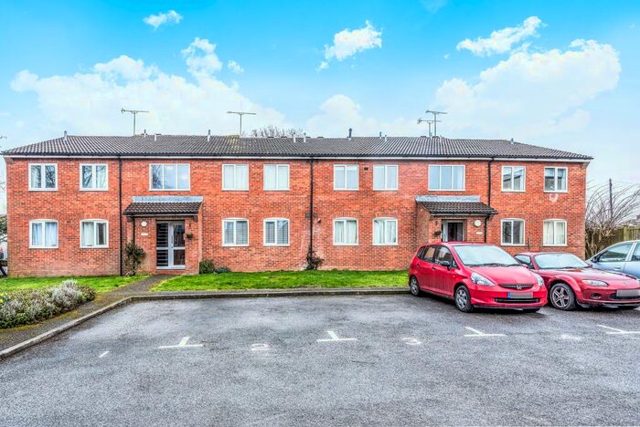 1 Bedroom Flat To Rent In Alban Court, St Albans, AL1