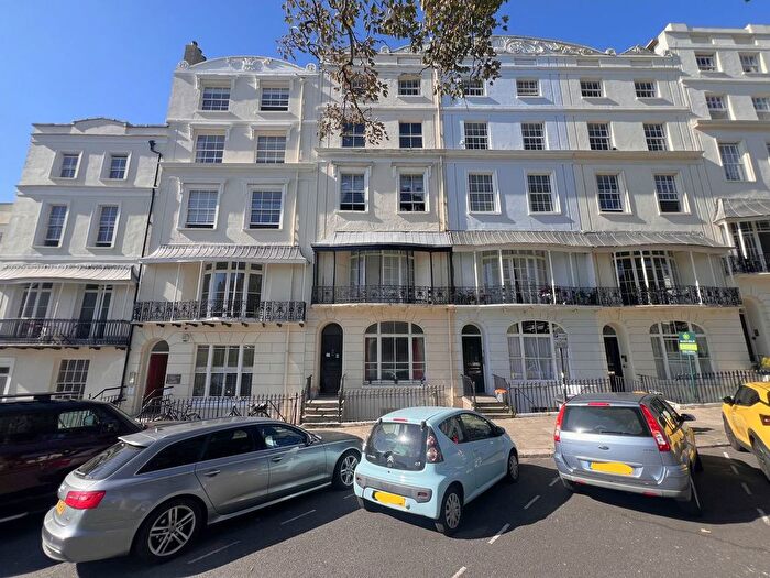 2 Bedroom Flat To Rent In Wellington Square, Hastings, TN34