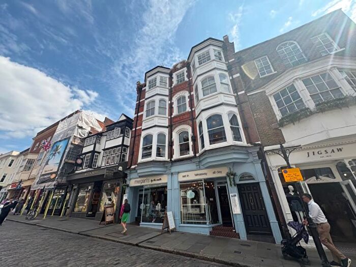 2 Bedroom Flat To Rent In High Street, Guildford, GU1