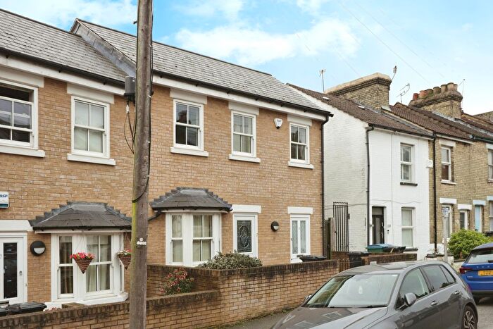 2 Bedroom Property To Rent In Sutton Road, Watford, WD17