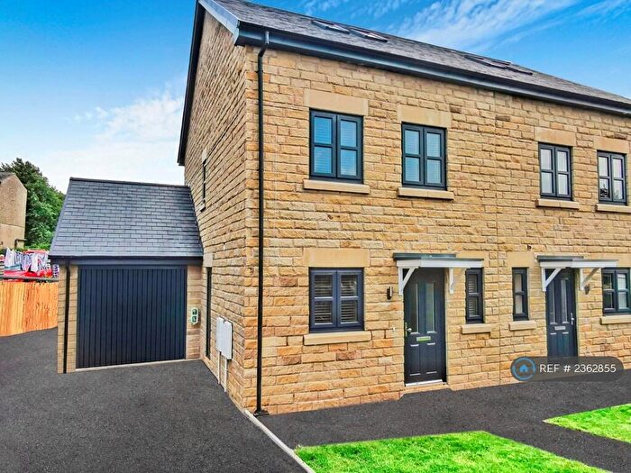 4 Bedroom Semi-Detached House To Rent In Goodshawfold Road, Rossendale, BB4