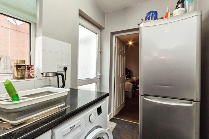 3 Bedroom End Of Terrace House For Sale In St. Stephens Road, Nottingham, NG2