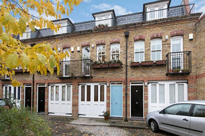 3 Bedroom Mews To Rent In Royal Duchess Mews, London, SW12