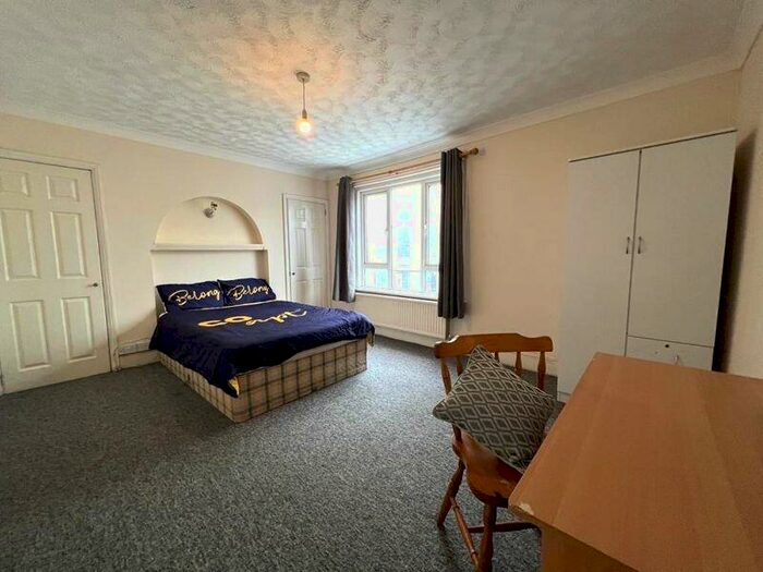 4 Bedroom Terraced House To Rent In Hollingdean Road, Brighton, BN2