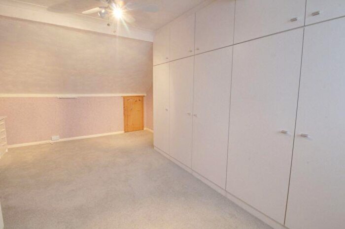 2 Bedroom Detached Bungalow To Rent In Brookside Crescent, Cuffley, EN6