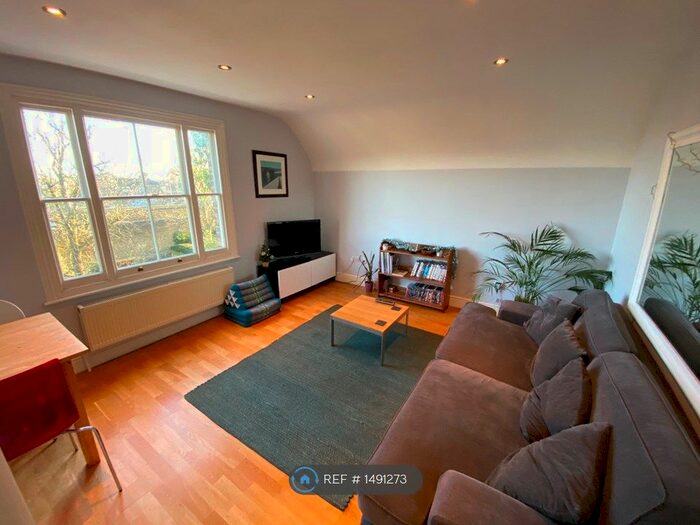 2 Bedroom Flat To Rent In Church Road, Richmond, TW10