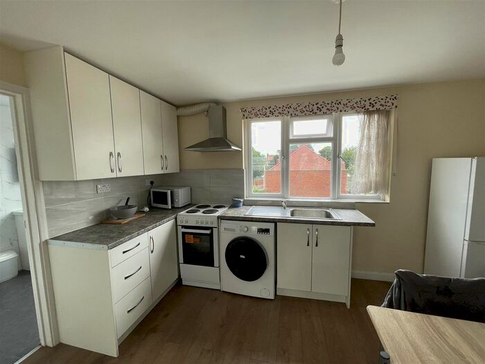 Studio To Rent In Lampton Avenue, Hounslow, TW3