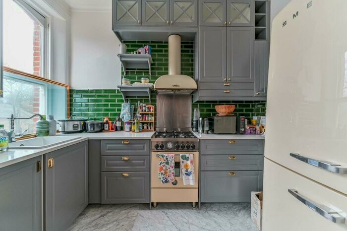 2 Bedroom Flat For Sale In Farquhar Road, Crystal Palace, London, SE19