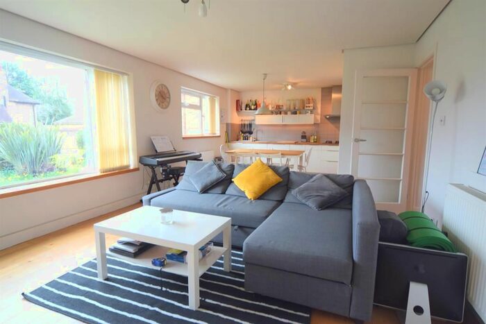 2 Bedroom Flat To Rent In Anglesea Road, Kingston, KT1