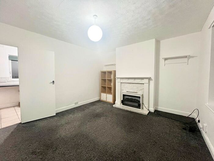 3 Bedroom Terraced House To Rent In Romilay Close, Beeston, NG9