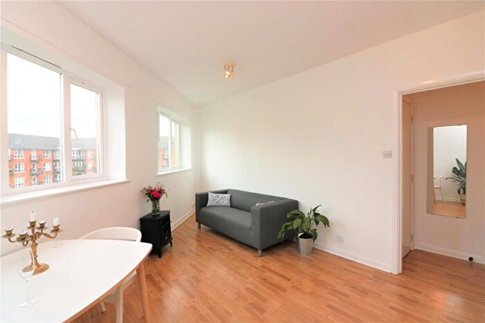 1 Bedroom Apartment To Rent In Aberdale Court, Garter Way, SE16