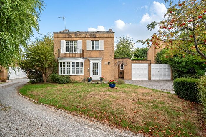 3 Bedroom Detached House For Sale In Carlton Gate, Broome Manor, Swindon, SN3