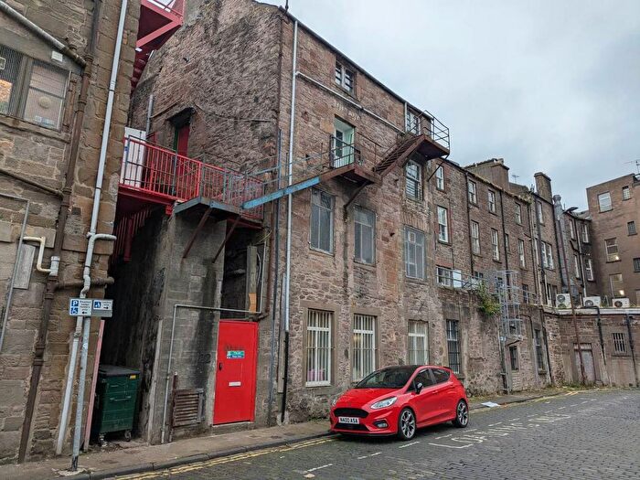4 Bedroom Flat To Rent In New Inn Entry, Dundee, DD1