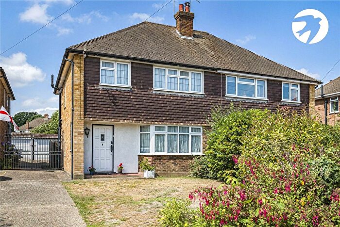 3 Bedroom Semi-Detached House For Sale In Haven Close, Swanley, Kent, BR8