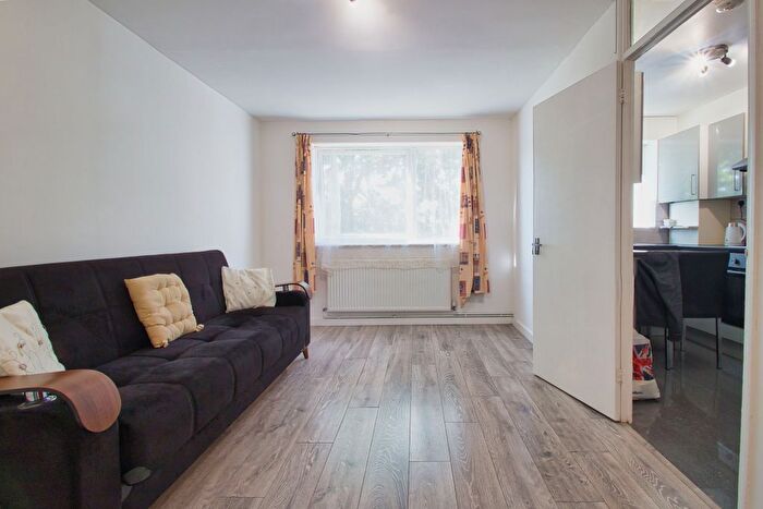 1 Bedroom Flat To Rent In Huxley Close, Northolt, UB5