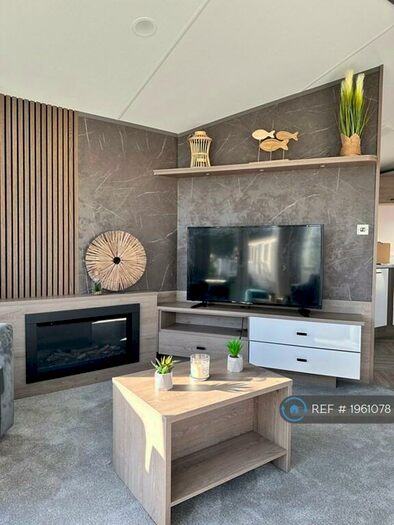 2 Bedroom Mobile Home To Rent In London Road, Kessingland, Lowestoft, NR33