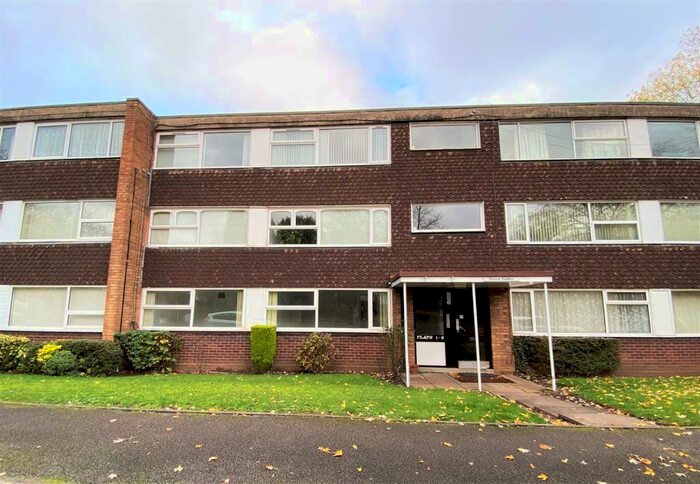 2 Bedroom Flat To Rent In Green Gables, Lichfield Road, Sutton Coldfield, B74