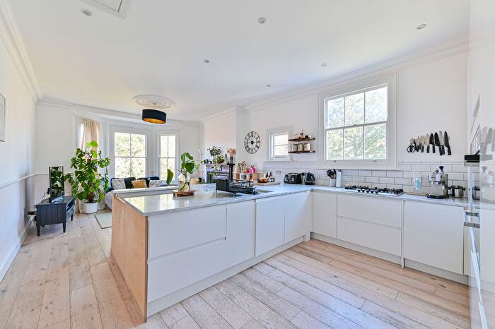 3 Bedroom Maisonette To Rent In Mount Nod Road, Streatham Hill, London, SW16
